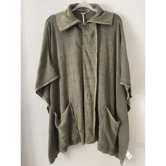 Rare FREE PEOPLE Green Oversized Poncho Jacket New in XS/S - Picture 1 of 5